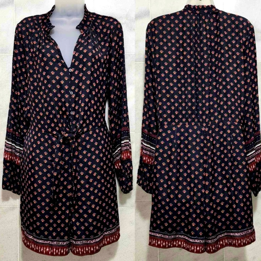 EUC Greylin by Anthropologie printed long sleeve tie, front vneck dress. Small.